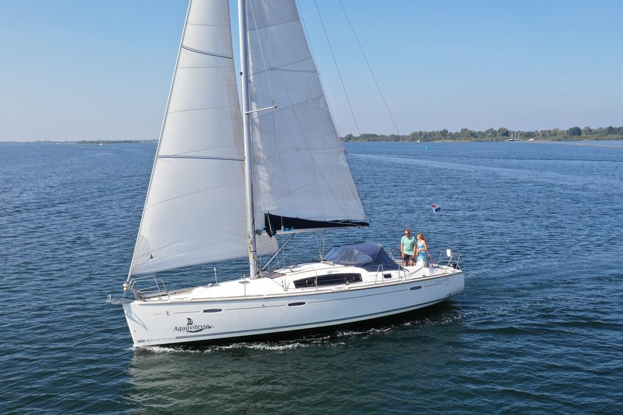Oceanis 40 Aquavitesse.JPG