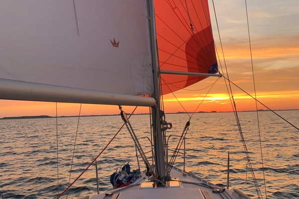 zonsondergang Aquavitesse spinnaker.jpg 